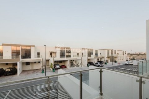 4 bedrooms Villa in District 11, UAE No. 141939 6
