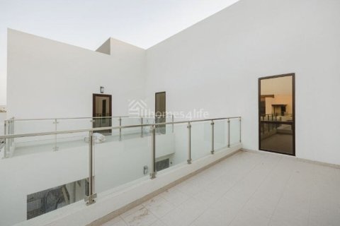 4 bedrooms Villa in District 11, UAE No. 141939 11