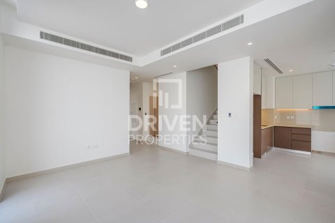 Вилла с 4 спальнями в EMAAR South, ОАЭ №192077
