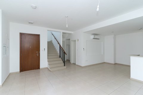 Таунхаус с 3 спальнями в Zahra Townhouses, ОАЭ №166951 3