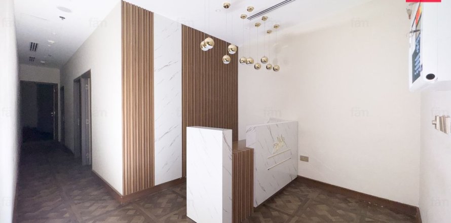120.1m² Shop in Dubai, UAE No. 208523