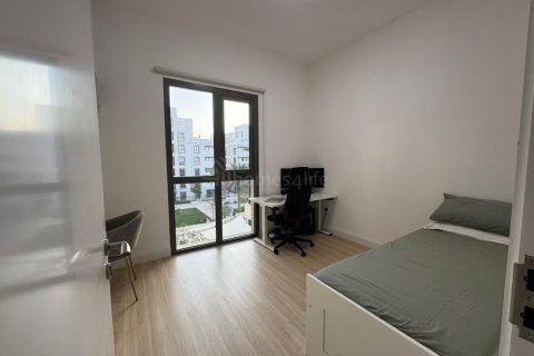 Apartment de 2 dormitorios en Zahra Apartments, UAE No. 155206