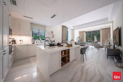 4 bedrooms Villa in Jumeirah Islands, UAE No. 143585 6