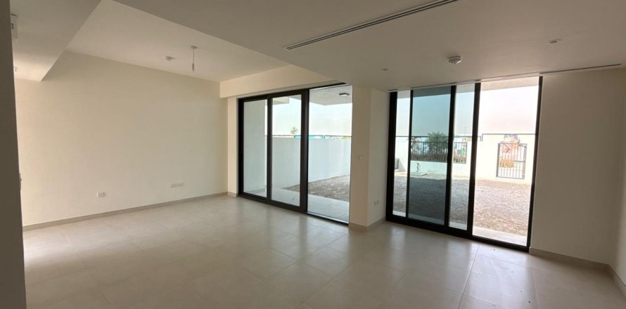 Таунхаус с 3 спальнями в Town Square, ОАЭ №142007