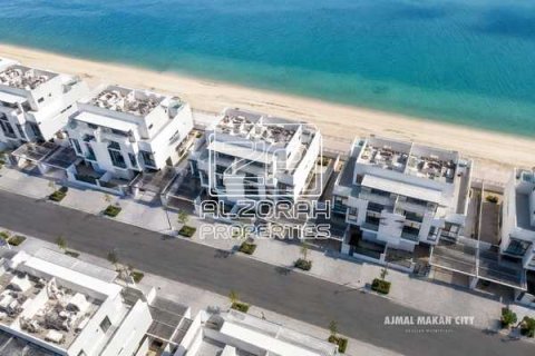 Вилла с 4 спальнями в Sharjah Waterfront City, ОАЭ №186563 6