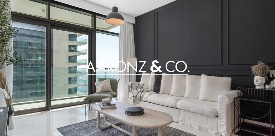 2 bedrooms Apartment in EMAAR Beachfront, UAE No. 145094