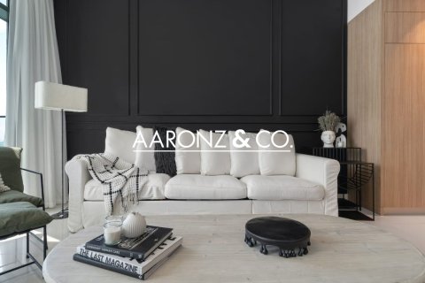 2 bedrooms Apartment in EMAAR Beachfront, UAE No. 145094 5