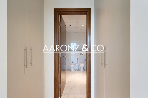 4 bedrooms Apartment in Business Bay, UAE No. 145096 12