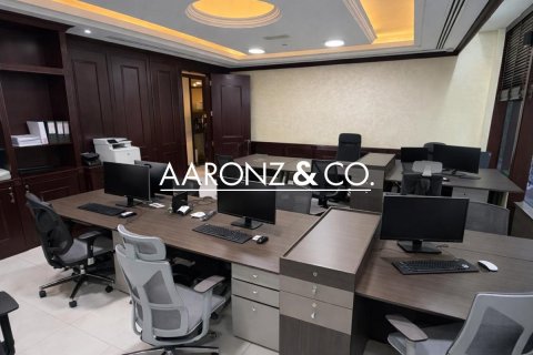 225m² Office in Downtown Dubai (Downtown Burj Dubai), UAE No. 145095 3