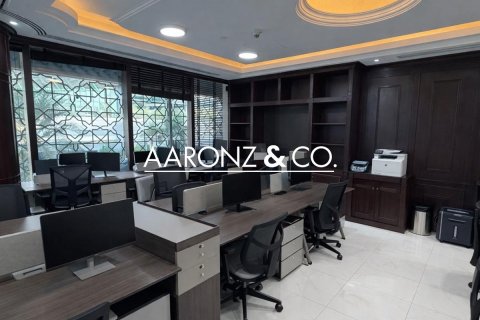 225m² Office in Downtown Dubai (Downtown Burj Dubai), UAE No. 145095 4