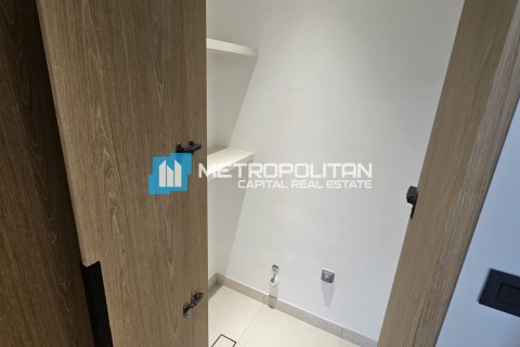 1 bedroom Apartment in Abu Dhabi, UAE No. 107053 14
