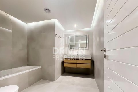 Studio Apartment in Boulevard Central Towers, UAE No. 192326 8