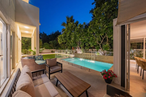 Вилла с 4 спальнями в Дубай, ОАЭ №146798