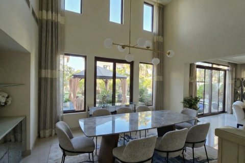 Вилла с 5 спальнями в Аль-Васл, ОАЭ №146795 3