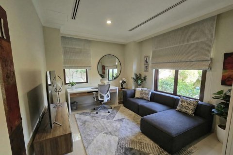 Вилла с 5 спальнями в Аль-Васл, ОАЭ №146795 10