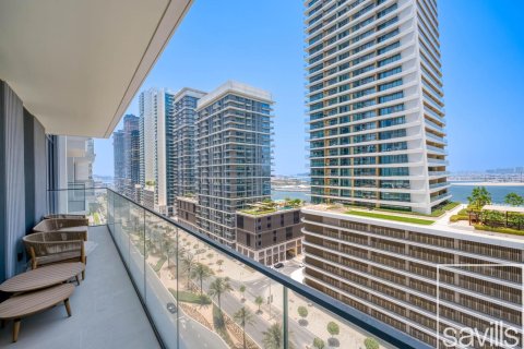 Квартира с 2 спальнями в EMAAR Beachfront, ОАЭ №194465 3