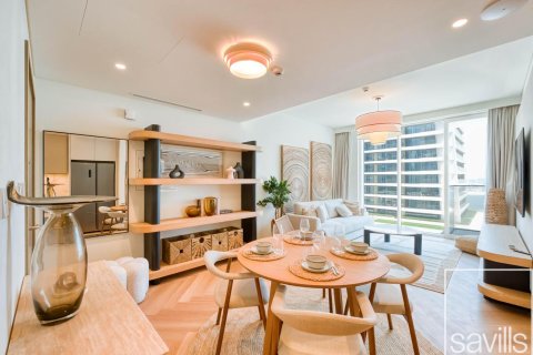 Квартира с 2 спальнями в EMAAR Beachfront, ОАЭ №194465