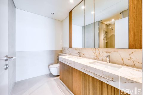 Квартира с 3 спальнями в EMAAR Beachfront, ОАЭ №194469 12