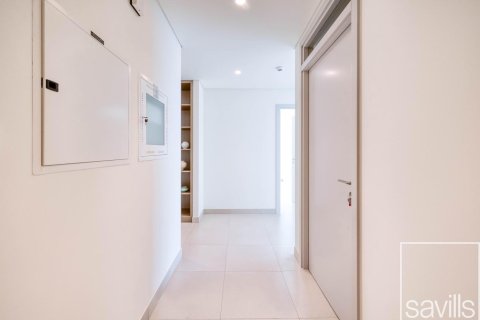Квартира с 3 спальнями в EMAAR Beachfront, ОАЭ №194469 14