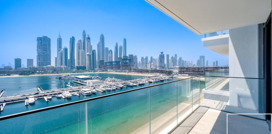 Квартира с 3 спальнями в EMAAR Beachfront, ОАЭ №194469