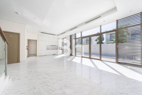 Villa de 4 dormitorios  No. 114371 2