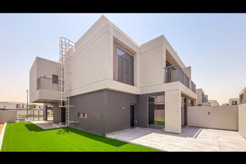 Villa de 4 dormitorios  No. 114372 3