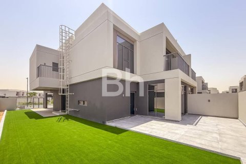 Villa de 4 dormitorios  No. 114372 2