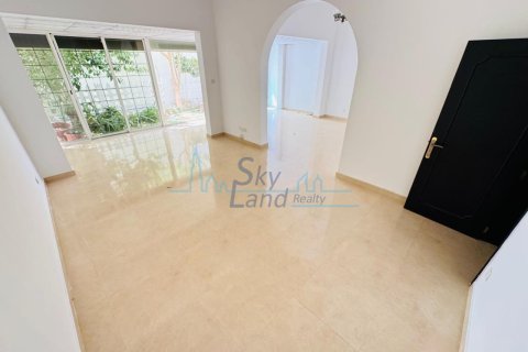 4 غرف نوم فيلا  رقم 125624 3