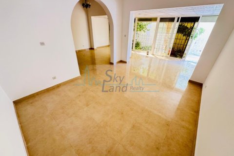 4 غرف نوم فيلا  رقم 125624 13