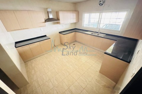 4 غرف نوم فيلا  رقم 125624 12