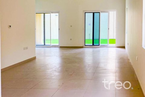 3 bedrooms Villa in Dubai, UAE No. 188123 25