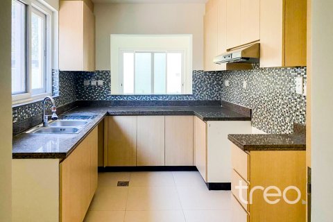 3 bedrooms Villa in Dubai, UAE No. 188123 18