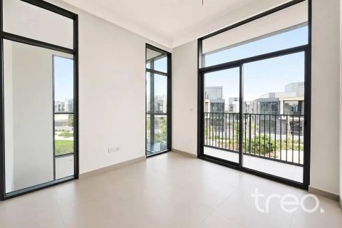 4 bedrooms Villa in Mudon, UAE No. 188121 8