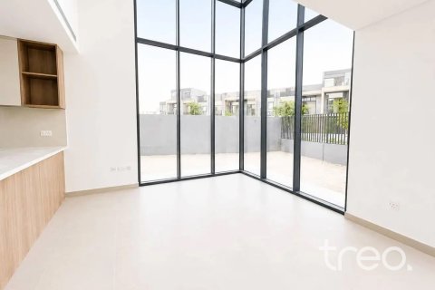 4 bedrooms Villa in Mudon, UAE No. 188120 6