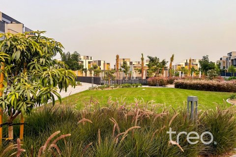 4 bedrooms Villa in Mudon, UAE No. 188120 13