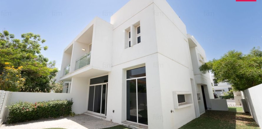 Townhouse de 3 dormitorios en Dubai, UAE No. 162418