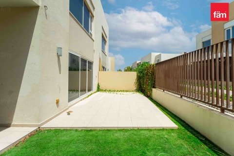 Квартира с 2 спальнями в Дубай, ОАЭ №141613 5