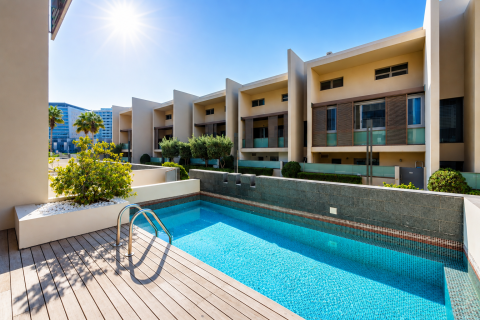 Townhouse de 4 dormitorios en Al Raha Beach, UAE No. 202392