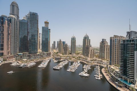Apartment de 3 dormitorios en Marina Tower, UAE No. 202393 4