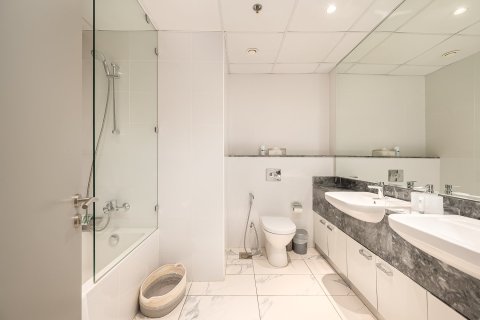 Apartment de 2 dormitorios en Business Bay, UAE No. 202396 12