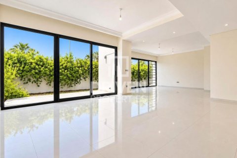 Villa de 6 chambres à Dubai, UAE No. 209907