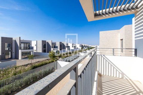 Villa de 4 chambres à EMAAR South, UAE No. 202824 22