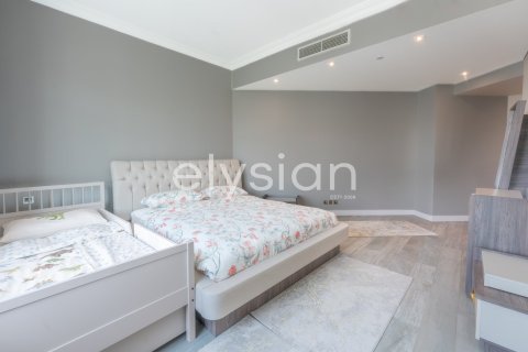 Apartment de 3 dormitorios en Shoreline Apartments, UAE No. 64923 3