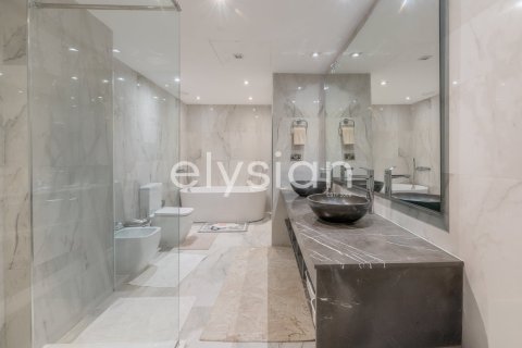 Apartment de 3 dormitorios en Shoreline Apartments, UAE No. 64923 9