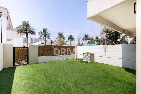 Townhouse de 3 dormitorios en Hayat Townhouses, UAE No. 190998 8