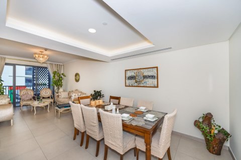 Apartment de 3 dormitorios en Mirdif Hills, UAE No. 156681 3