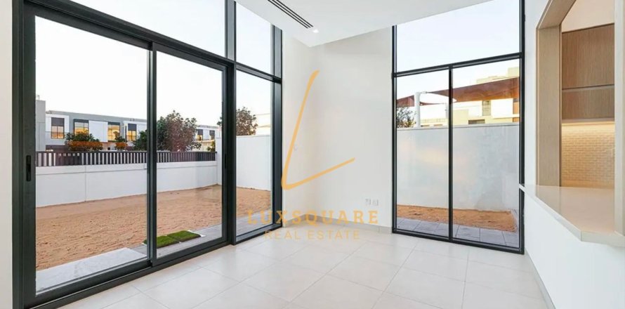 Villa de 3 chambres à Al Furjan, UAE No. 156682