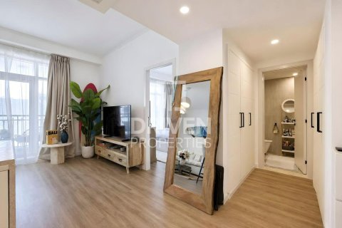 Studio Apartment in Burj Views, UAE No. 189732 4