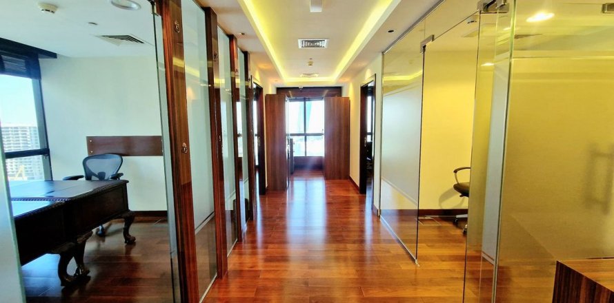 125.5m² Office in Dubai, UAE No. 143406