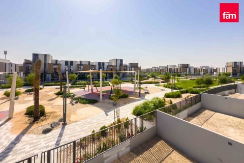 3 bedrooms Townhouse in Dubai, UAE No. 143404 11